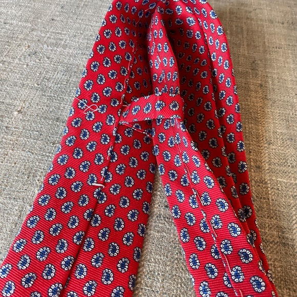 Robert Jensen Red Paisley tie - Picture 3 of 3